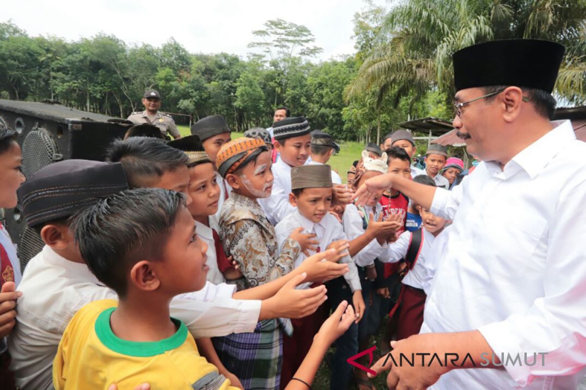 Djarot tegaskan tak boleh ada lagi anak putus sekolah