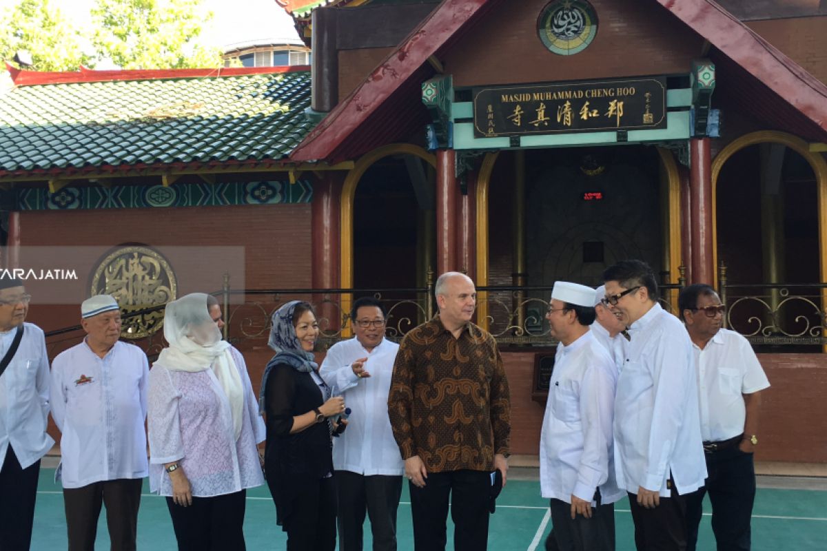 Dubes AS Kunjungi Masjid Cheng Hoo di Surabaya (Video)