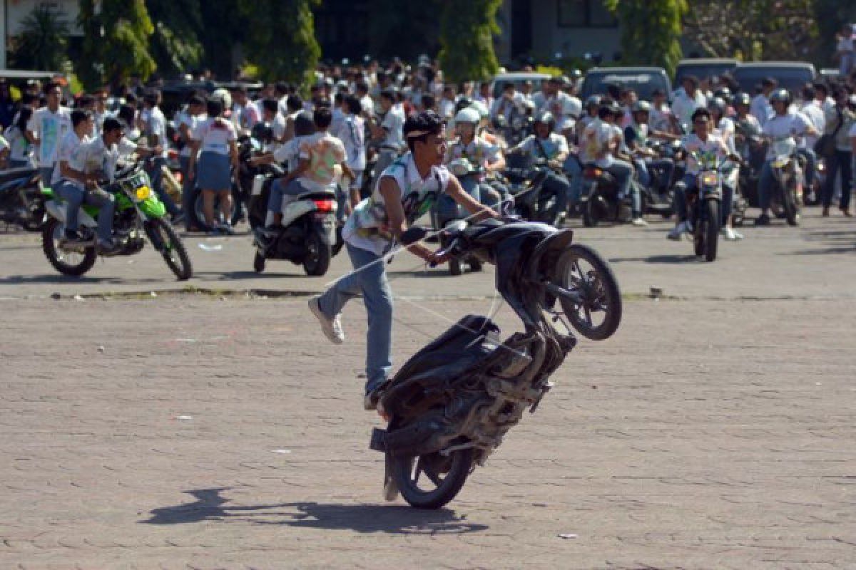 Siswa lakukan aksi corat-coret di Denpasar