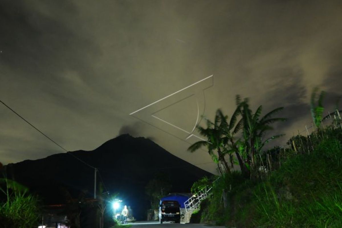 Material letusan Merapi terbawa angin ke utara