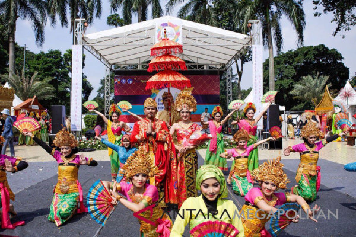 Mahasiswa IPB kenalkan keragaman budaya Indonesia