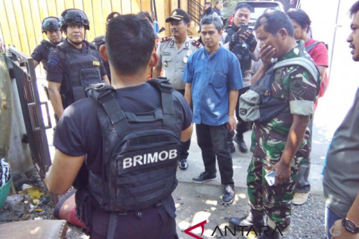 Granat aktif milik pensiunan TNI AL di Solo diamankan