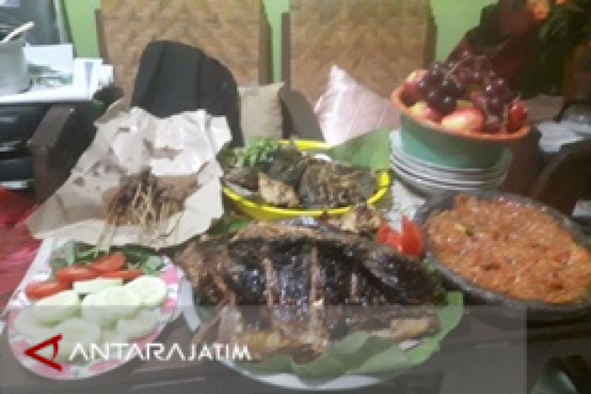 Gurihnya Ikan Kue Bakar Sambal Bawang Ala Bu Ella