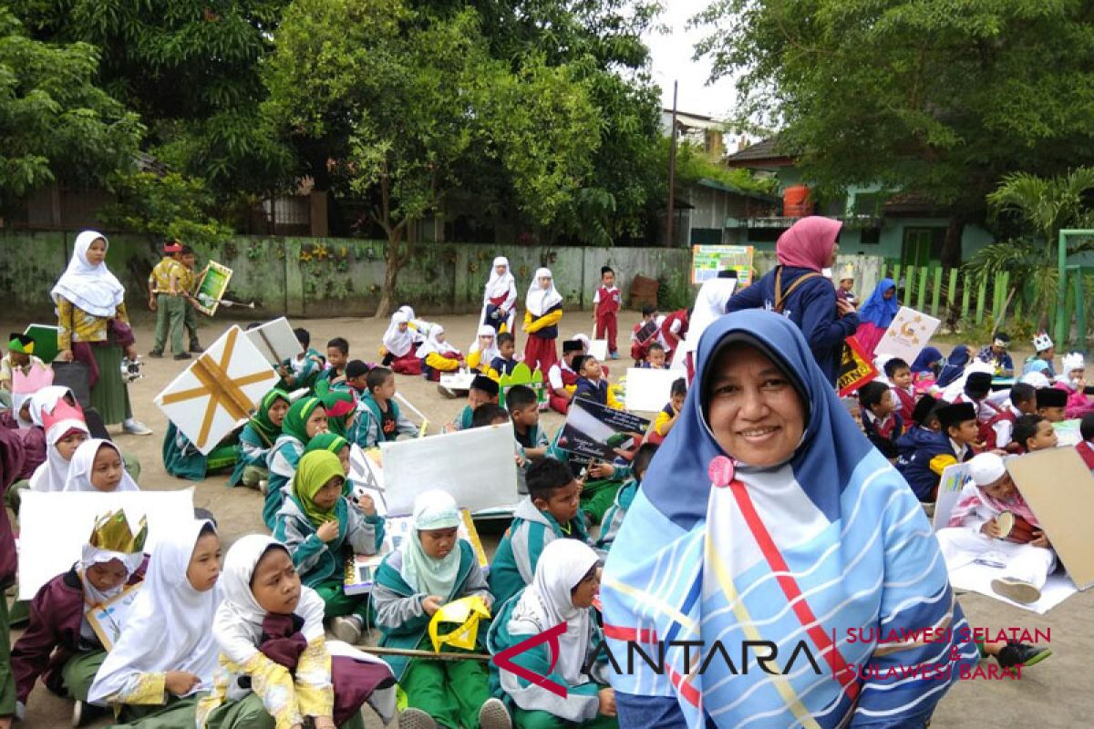 Sekolah IT Ikhtiar pawai sambut Ramadhan