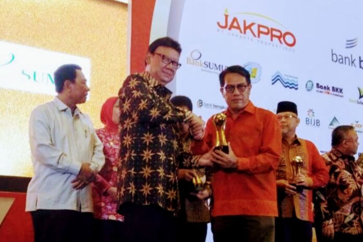 Jamkrida Bali Mandara raih penghargaan Top BUMD