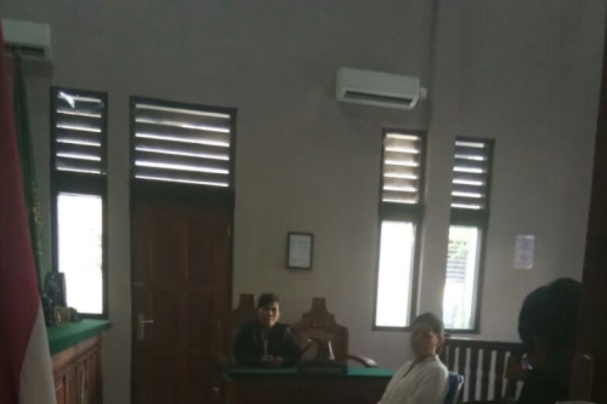 Karyawan spa menyalahgunakan sabu dituntut 30 bulan