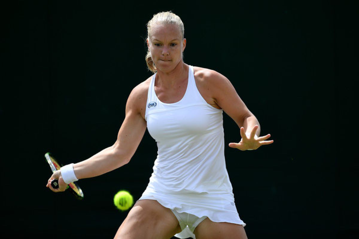 Bertens jago lapangan tanah yang jadi ancamaan di Charleston