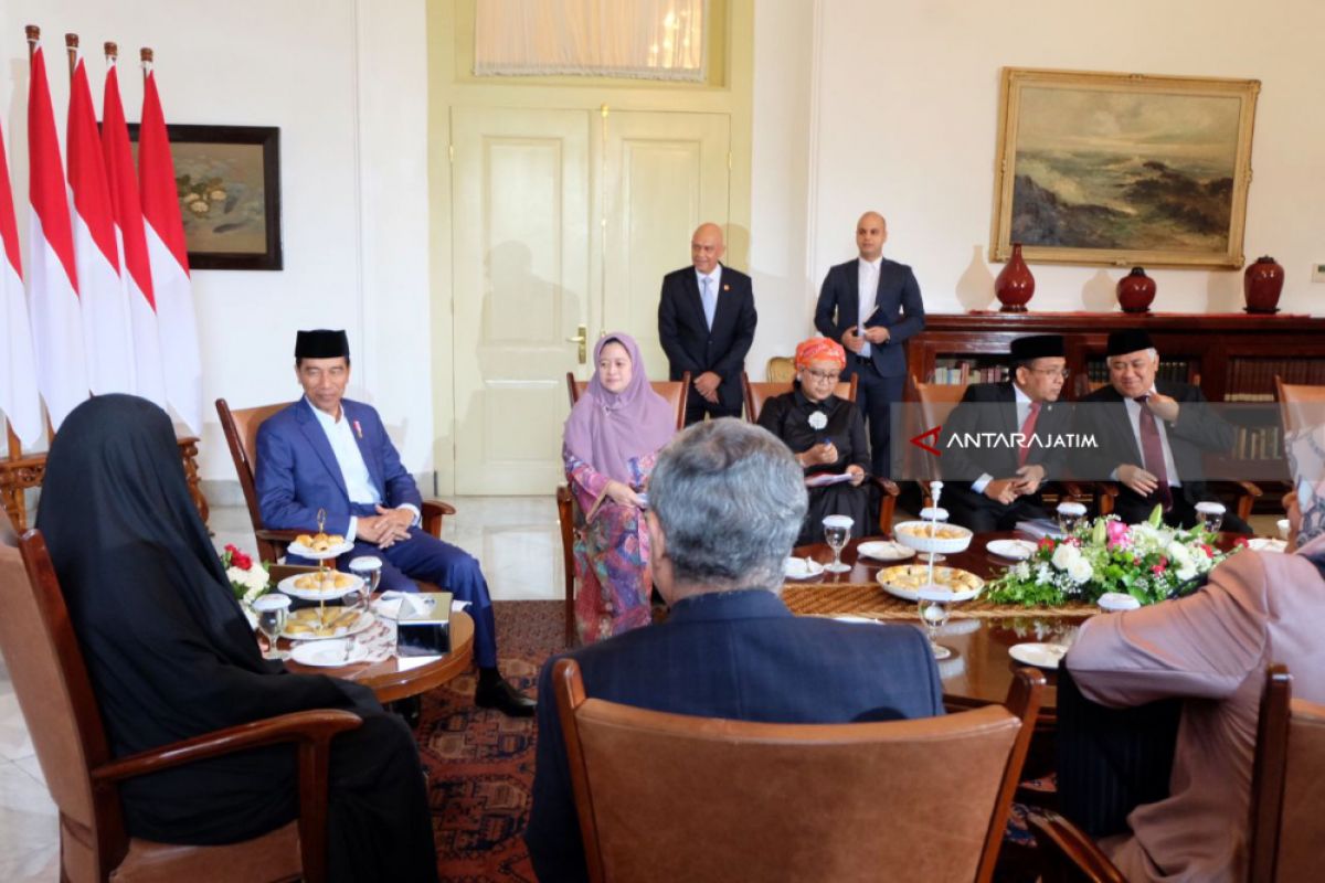 President Jokowi Meets Vice President of Iran