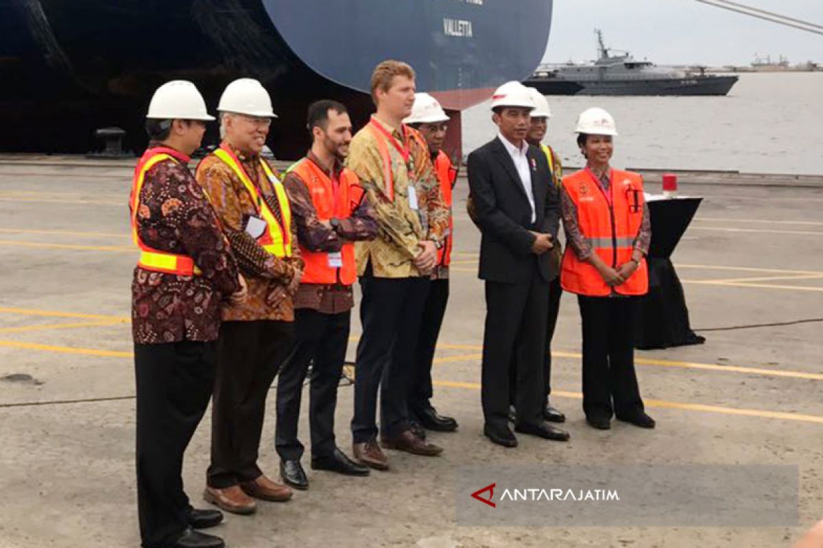 Jokowi Tinjau Infrastruktur dan Lepas Ekspor di Tanjung Priok (Video)