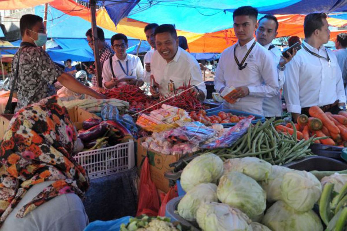 Pedagang: harga di Lhokseumaye belum terdampak dolar