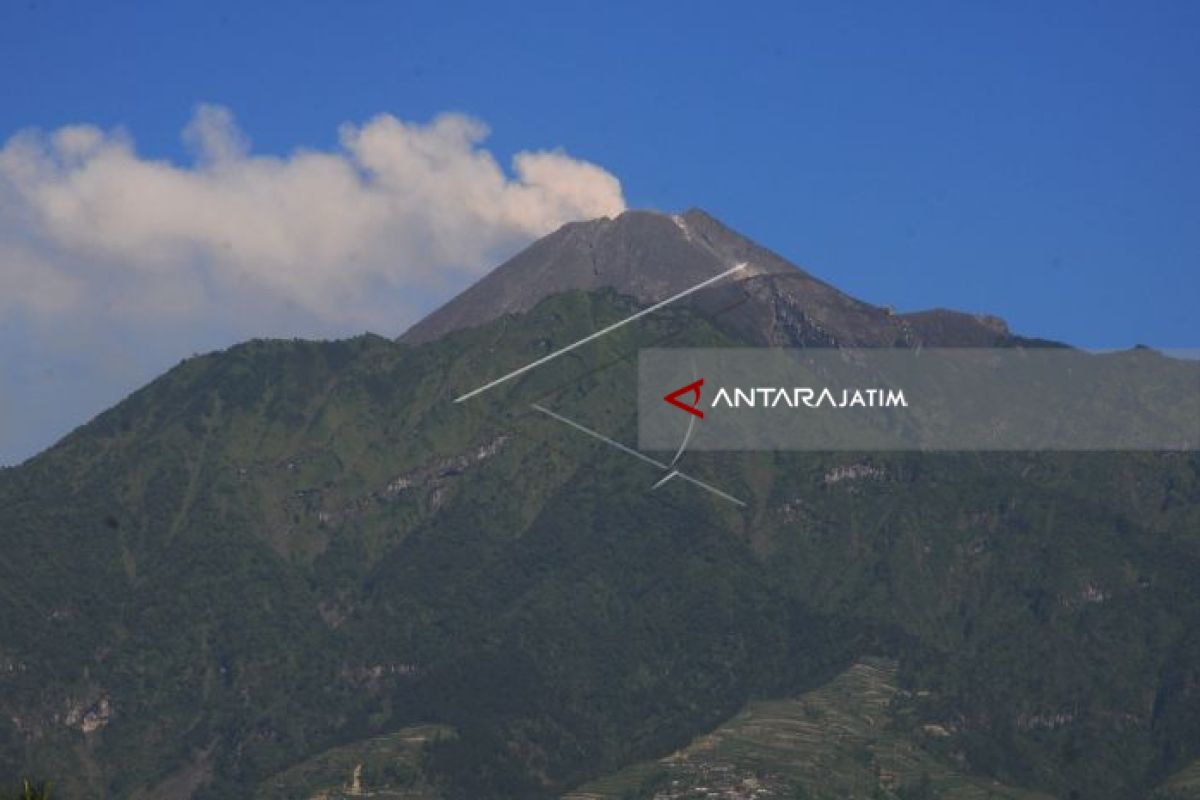 160 Pendaki Gunung Merapi Turun Dari Puncak