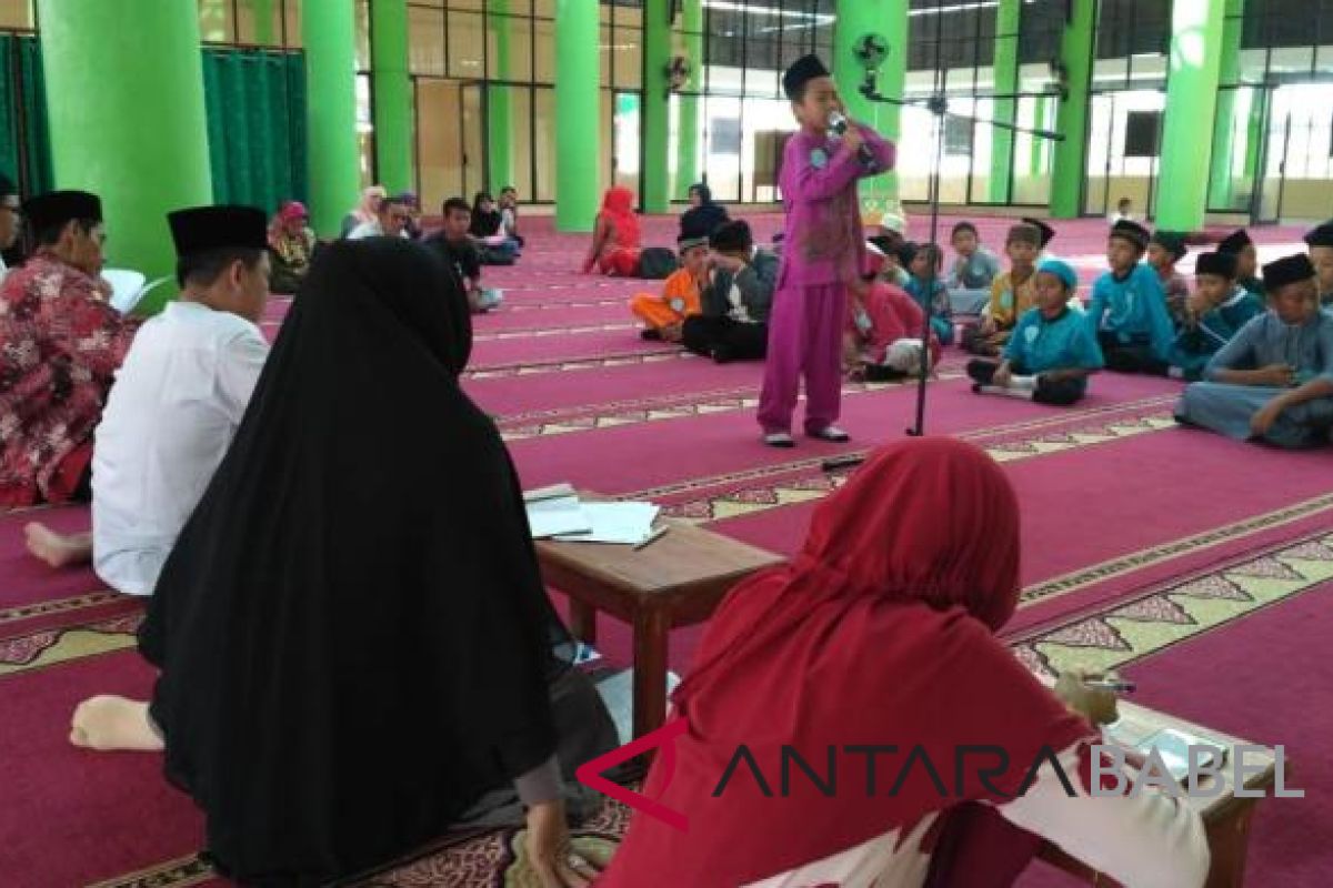 Remaja masjid Baiturridha Muntok gelar lomba isi Ramadhan