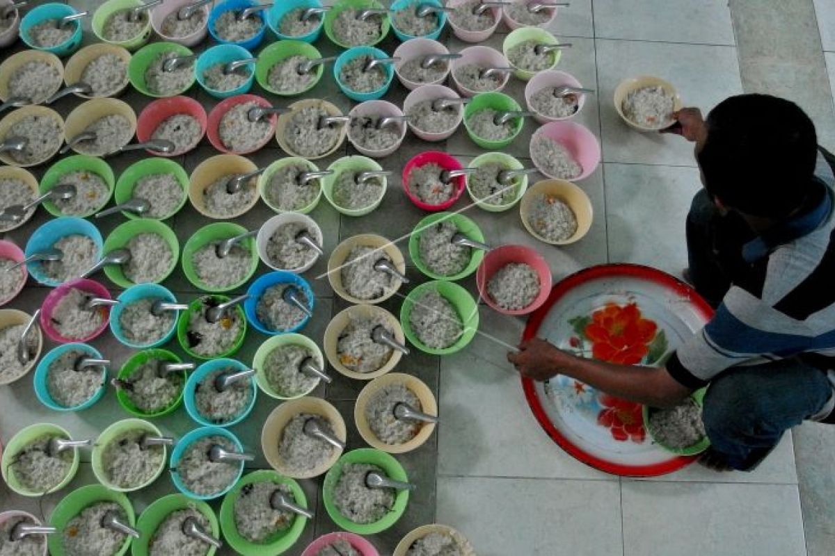 Bubur India, sajian khas tradisi buka puasa di Masjid Pekodjan Semarang