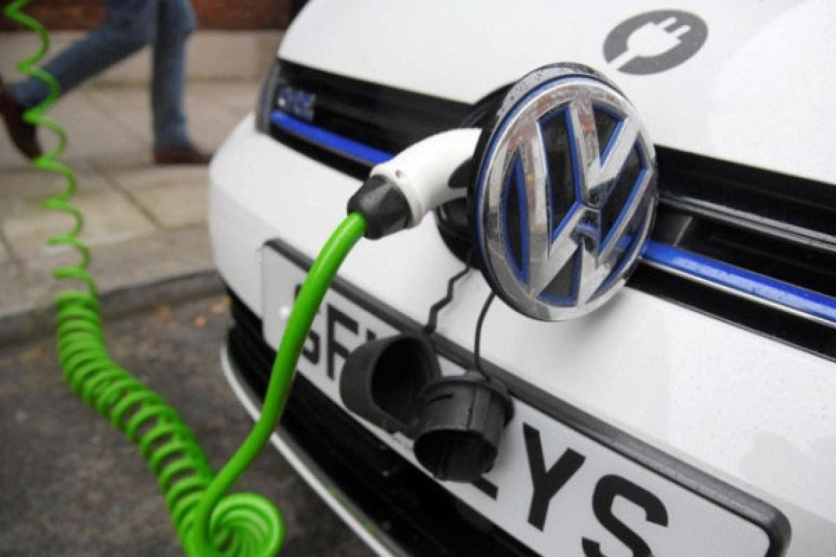 Inggris bakal larang mobil ber-BBM bensin dan solar
