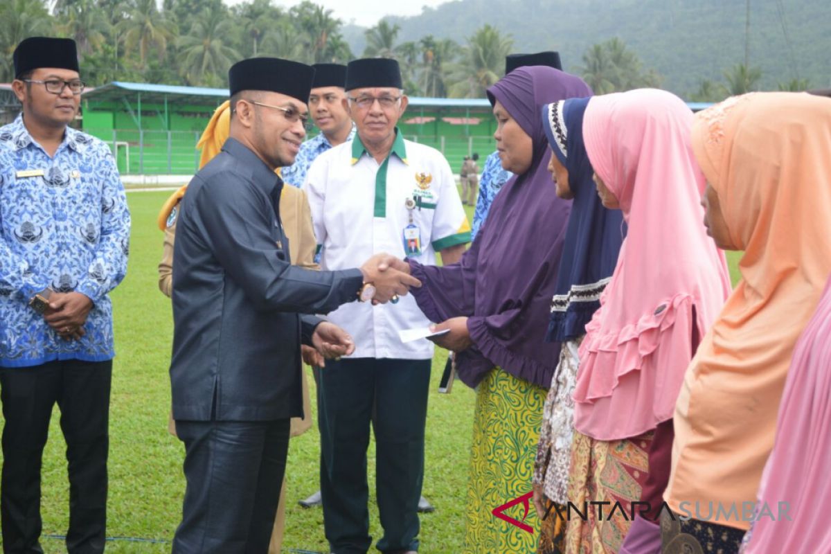 608 mustahik dapat bantuan dari Baznas Sijunjung