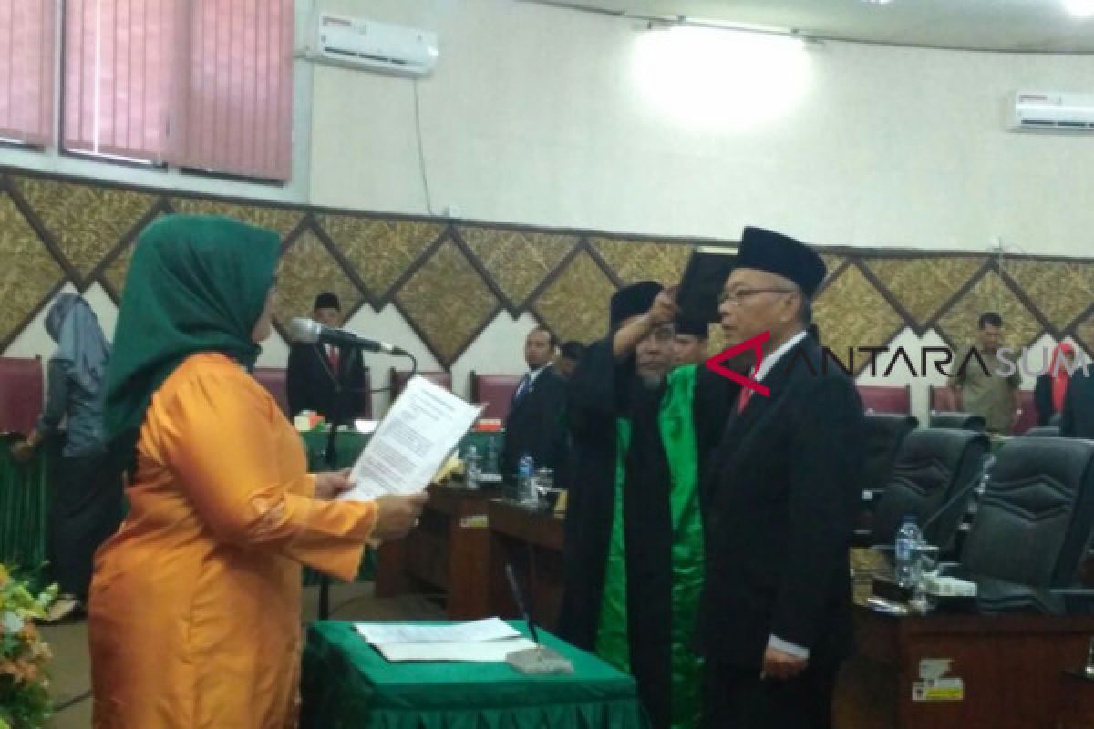 Lima anggota DPRD Padang diganti