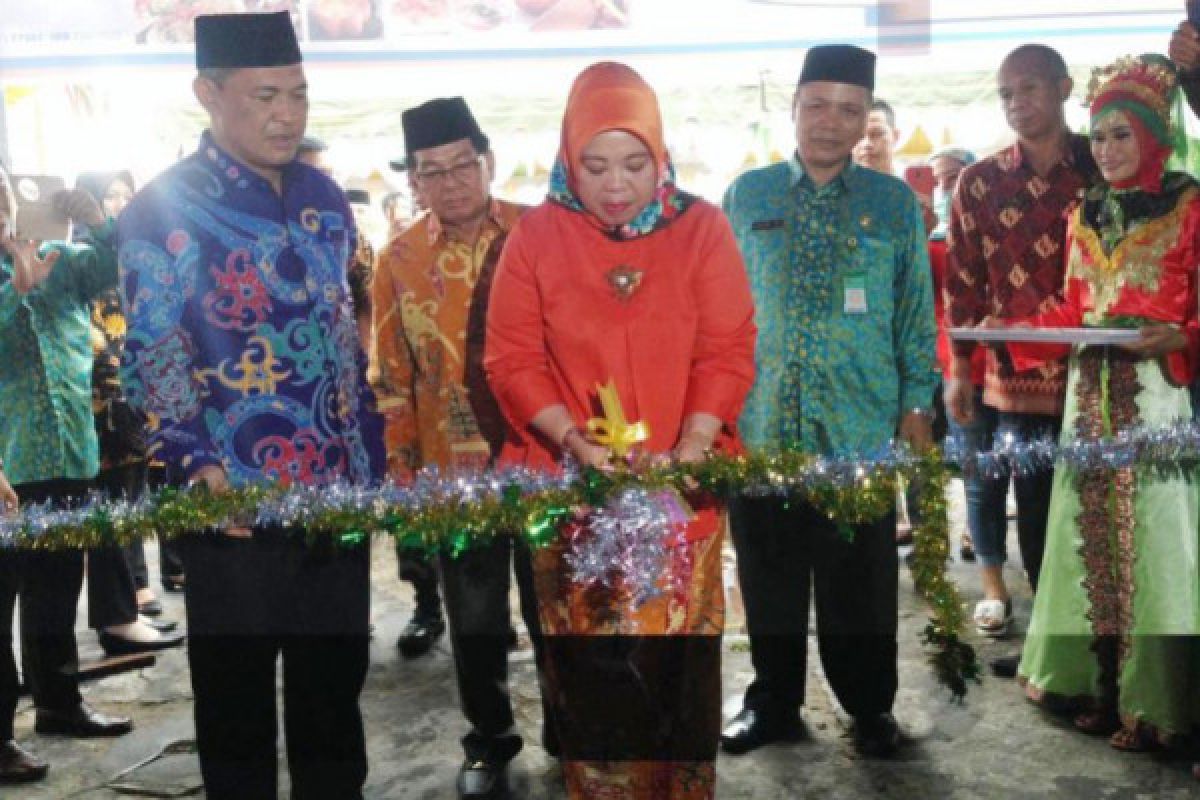 Pasar Wadai Pangkalan Bun dipusatkan di Lapangan Tugu