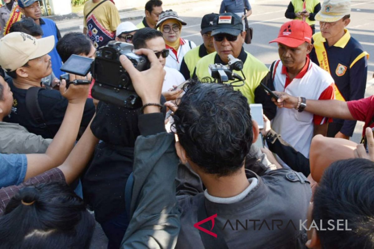 Gubernur minta perusahaan utamakan rekrut pekerja lokal