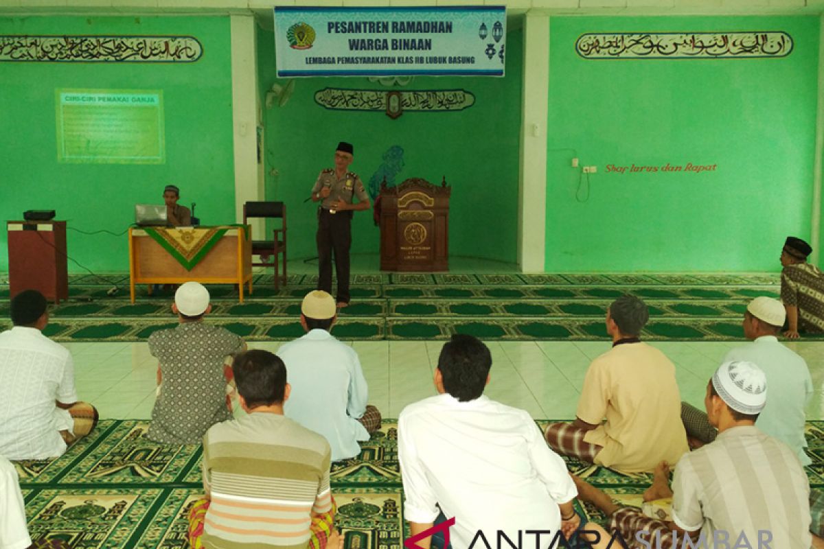 Warga binaan Lapas Lubukbasung dibekali ilmu keagamaan (video)