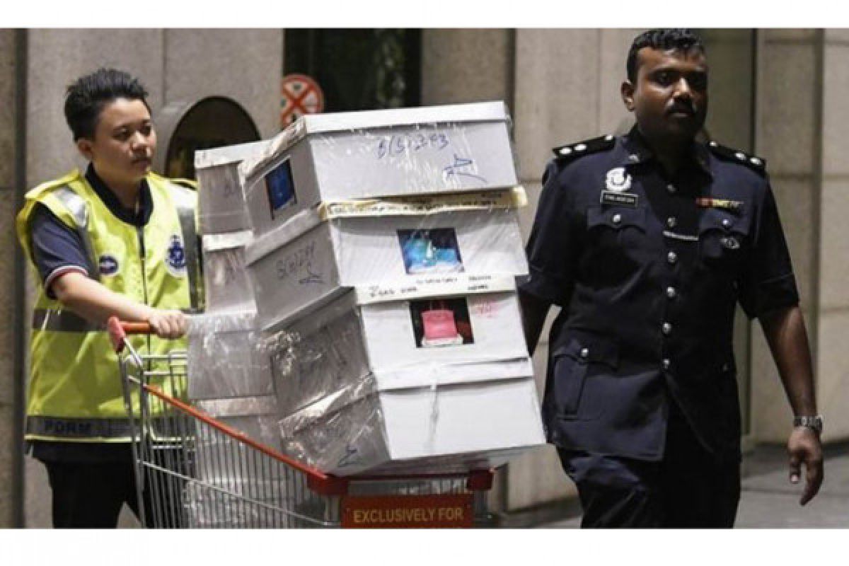 Ratusan tas bermerek,  perhiasan, dan uang  disita dari mantan PM Malayasia