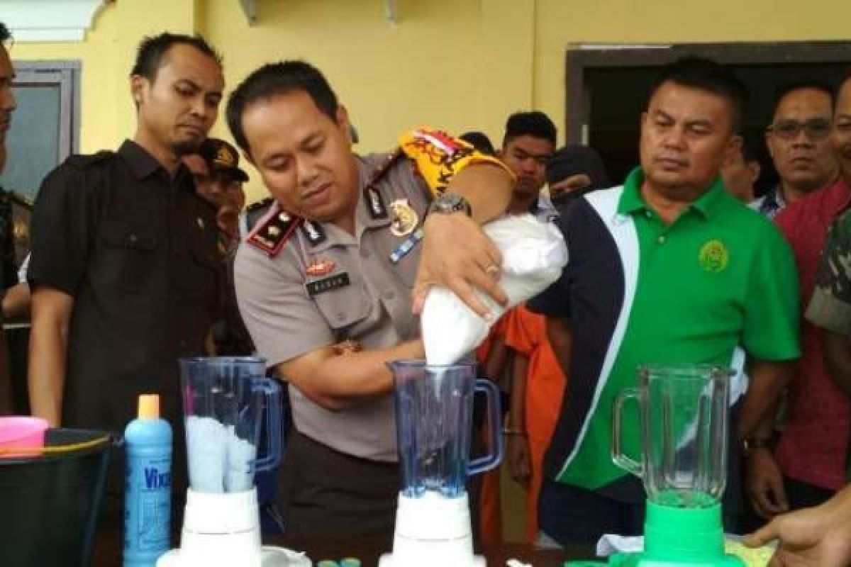 Polres Rohil Musnahkan Ribuan Butir Ekstasi, Sabu, dan Ratusan Botol Miras
