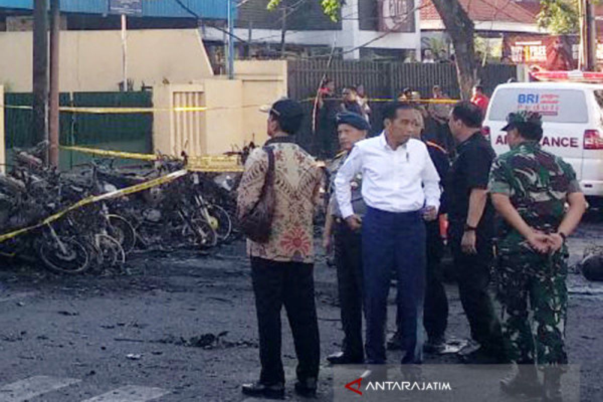 Presiden Jokowi kunjungi TKP bom di Surabaya