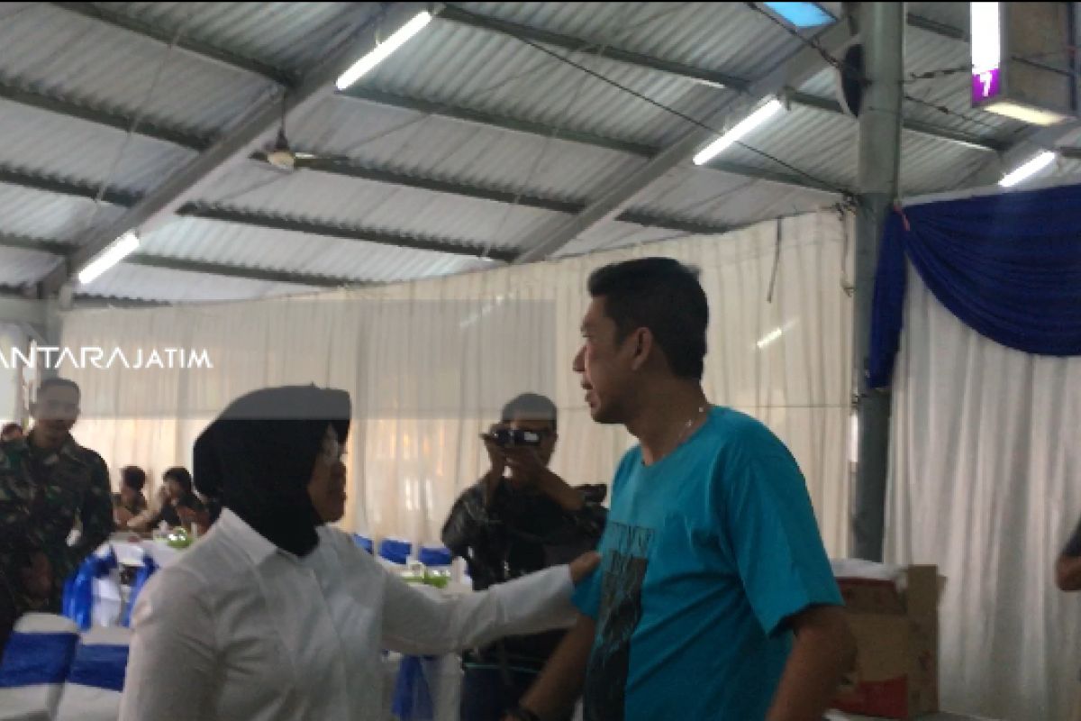 Risma Tunggu Fatwa MUI Soal Pemakaman Jenazah Teroris di Surabaya