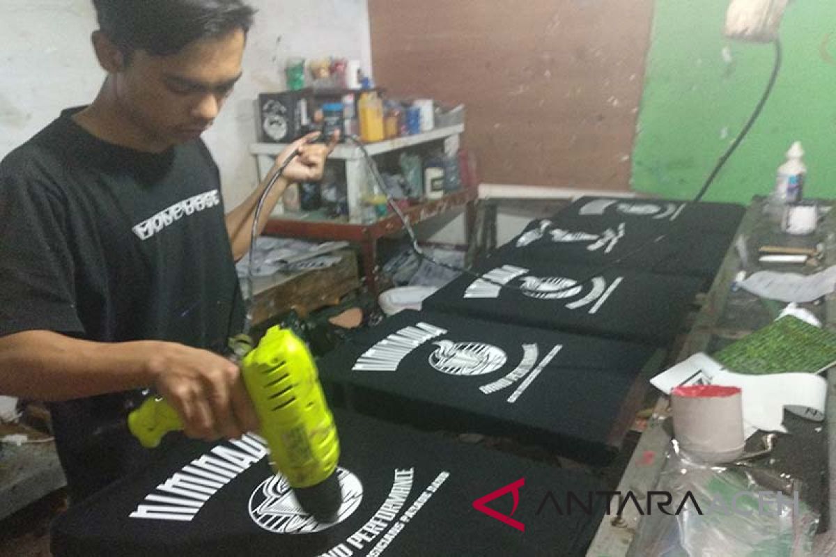 Usaha sablon kaos cukup menjanjikan di Takengon