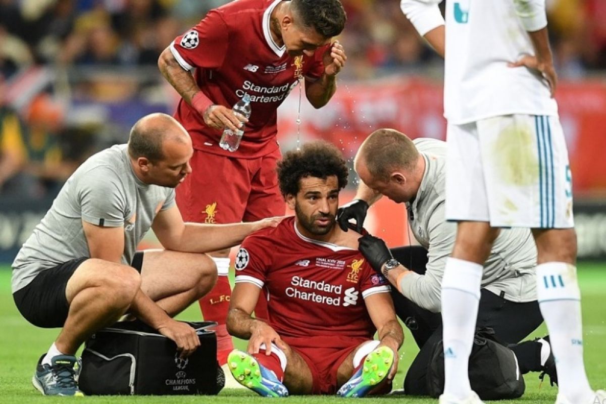 Klopp: Salah dijatuhkan seperti gulat, cederanya bikin tim terguncang