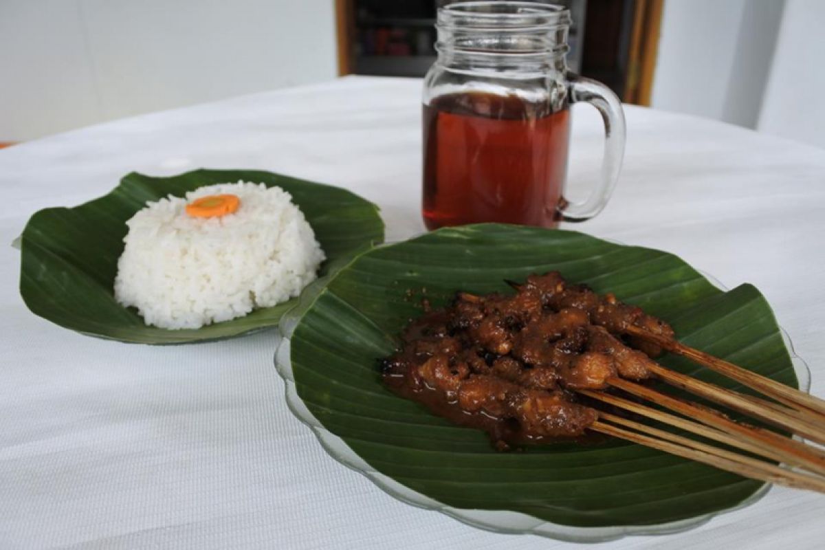 Nikmatnya Berbuka Puasa dengan Sate Lele ala Matrix (Video)