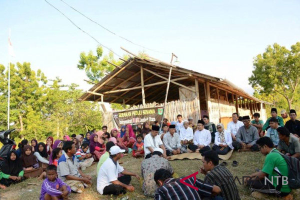 Bupati Lombok Utara kunjungi sekolah terpencil