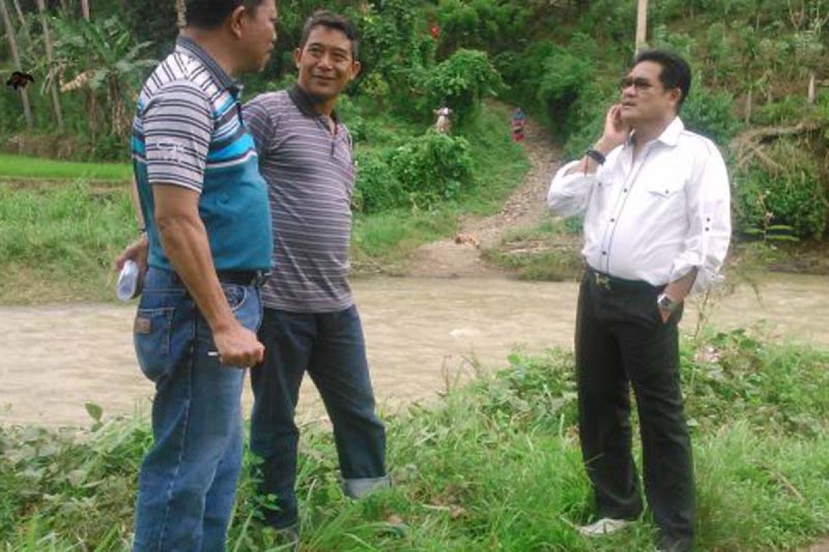 Sekda Sinjai tinjau lokasi viral di medsos