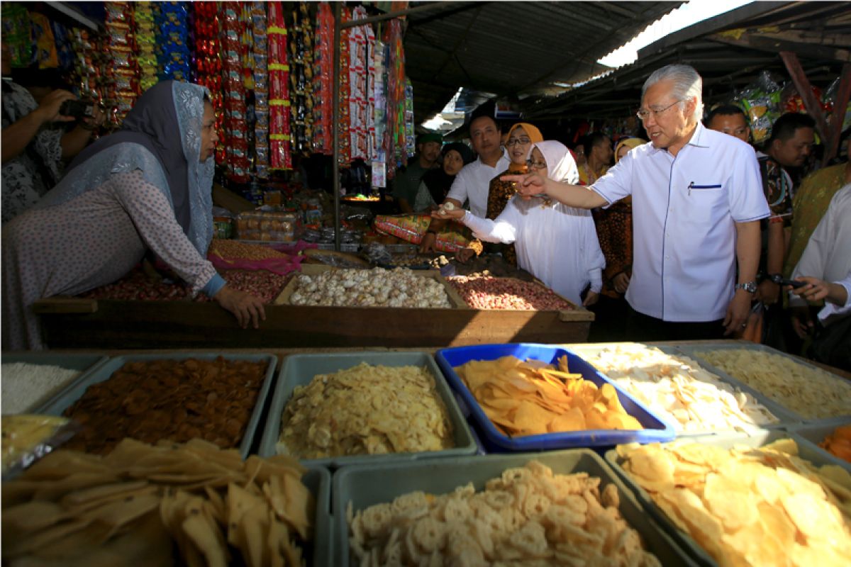 Mendag akan tindak tegas penimbun kebutuhan pokok