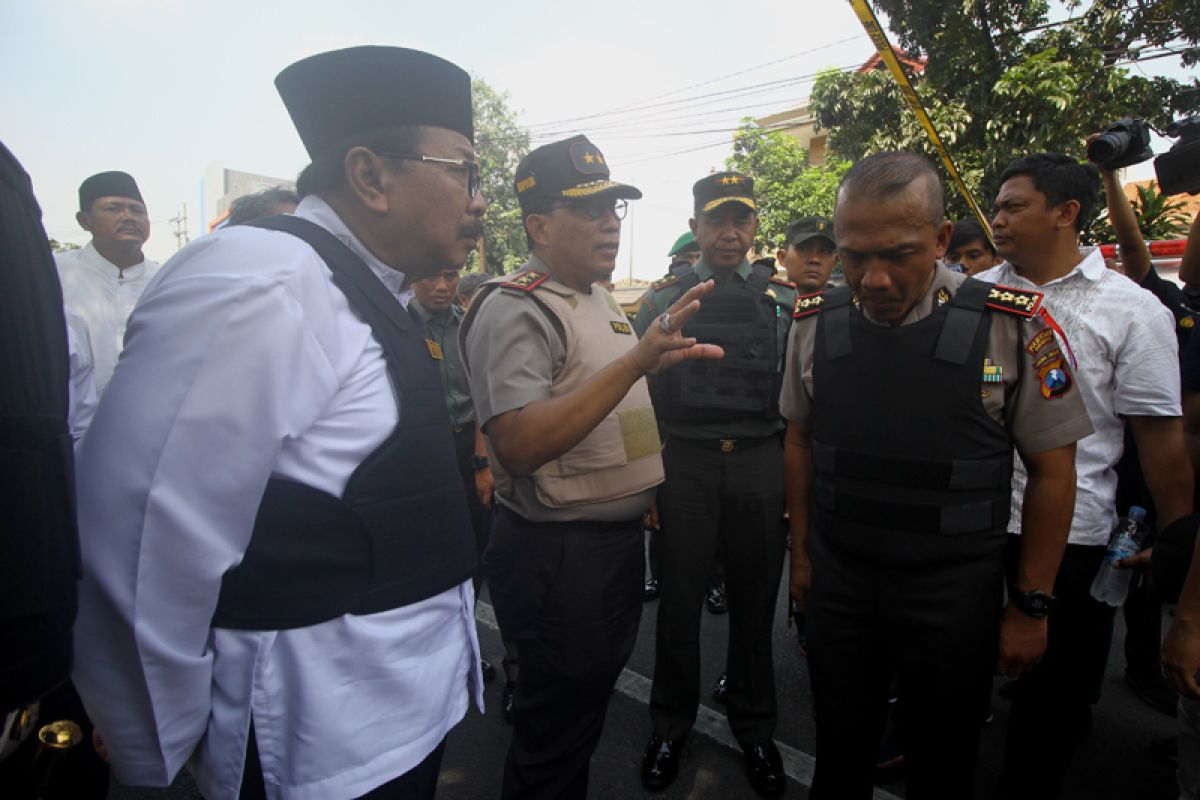 Gubernur Jatim minta masyarakat tetap tenang