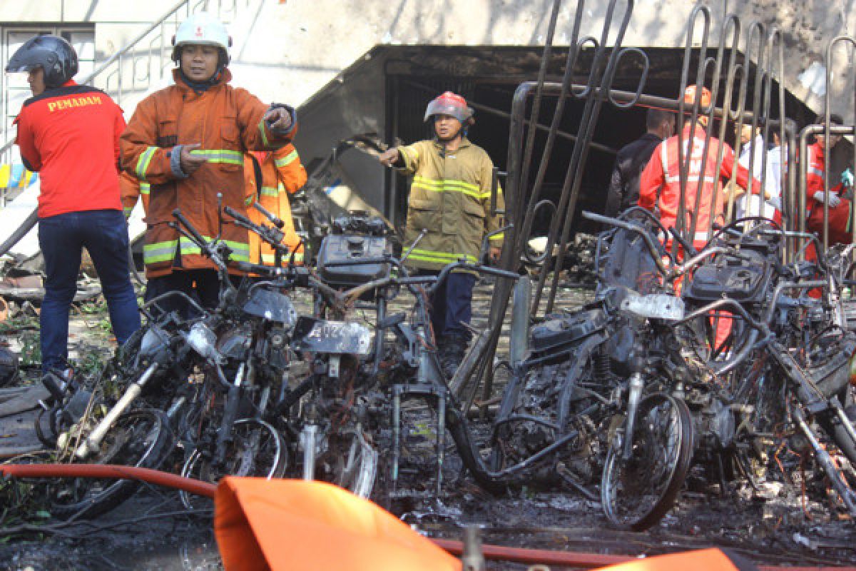 Ledakan di Gereja Pantekosta Surabaya diduga dari bom mobil