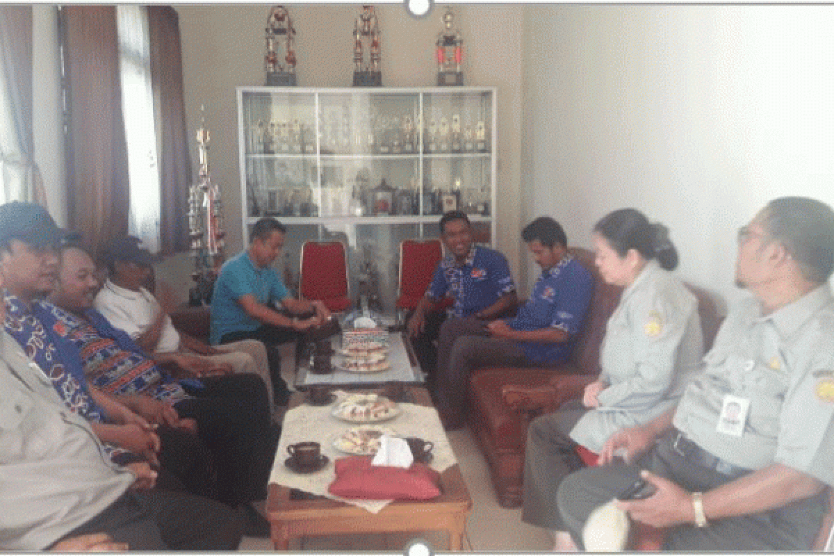 Kunjungan kerja pengurus koperasi, anggota kelompok tani dan DPRD Lampung Selatan