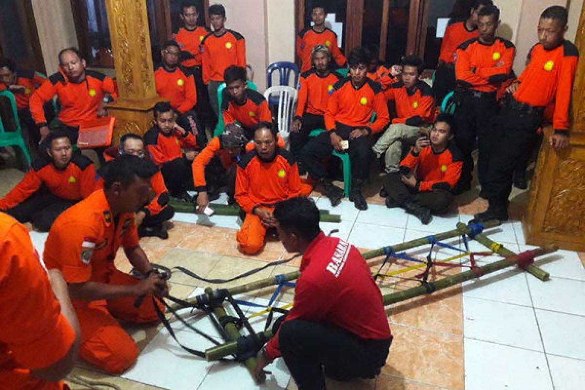 Puluhan sukarelawan SAR ikuti pelatihan "Jungle Rescue"