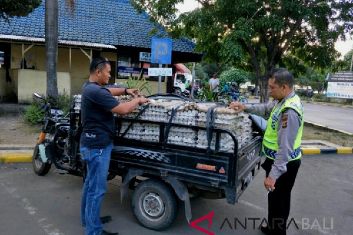 Polisi Jembrana menyita telur tanpa dokumen karantina