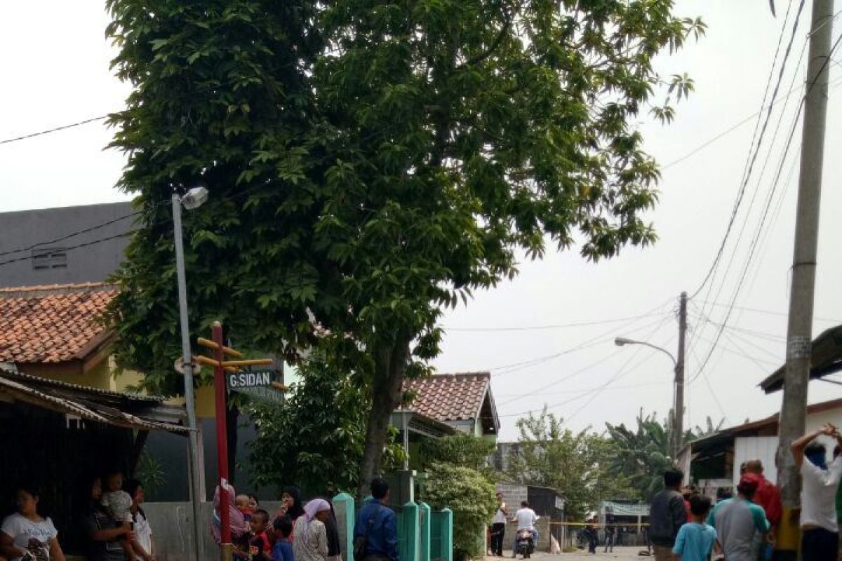 Densus 88 Amankan Tiga Terduga Teroris Di Tangerang