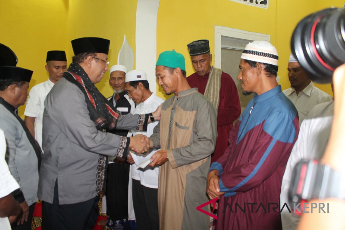 Wabup Karimun manfaatkan Ramadhan kunjungi desa terpencil
