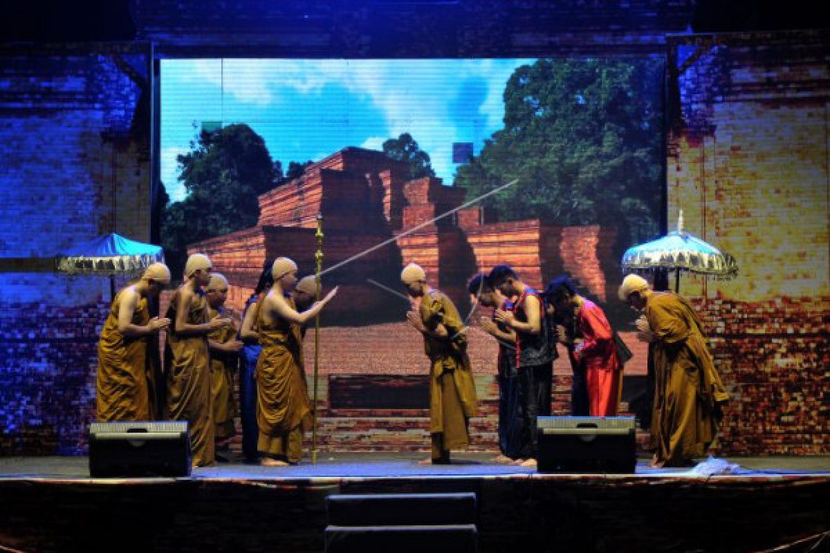 Melihat keberagaman di Candi Muarojambi