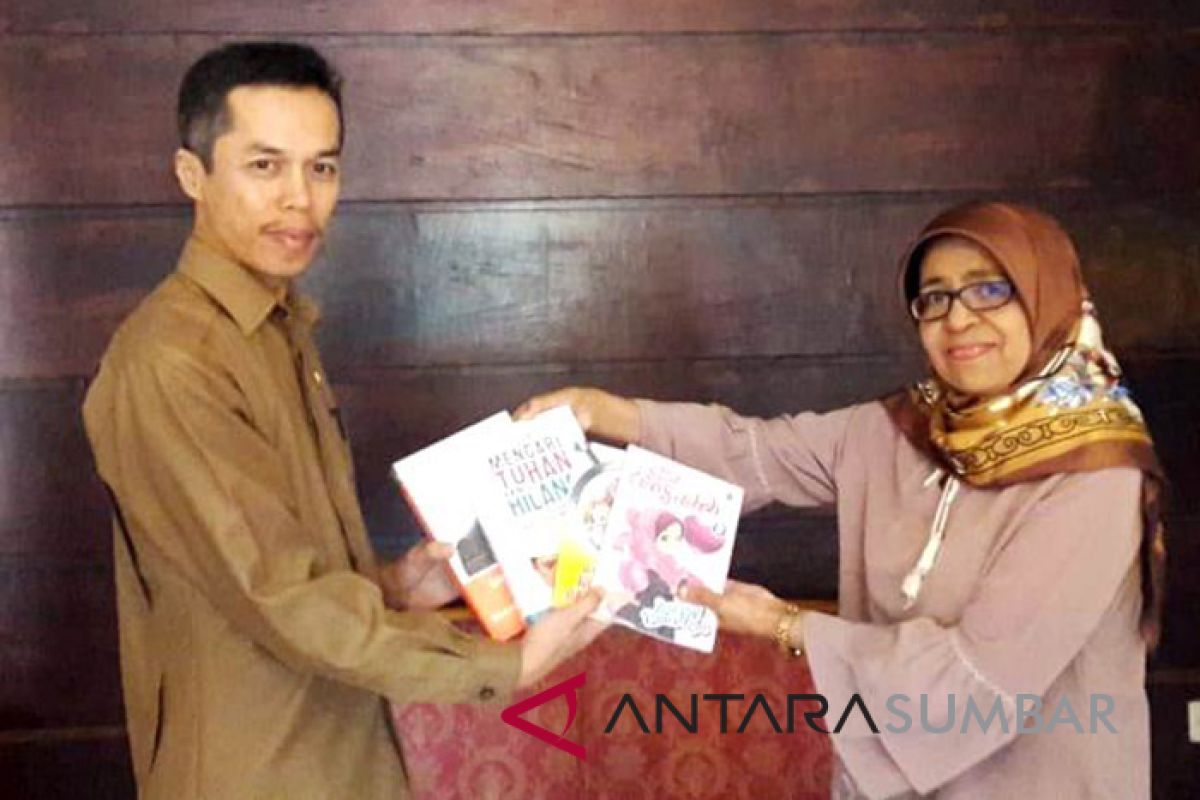 Warga Padang Panjang diajak wakaf buku untuk keluarga kurang mampu