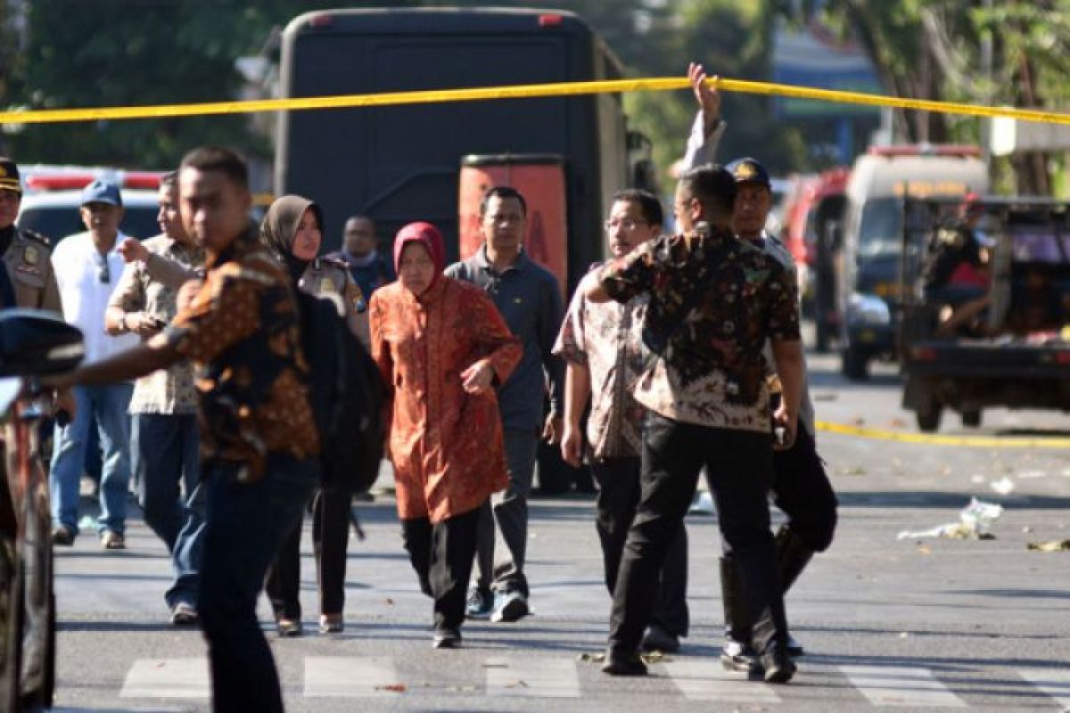 Keluarga terduga teroris gemparkan Surabaya