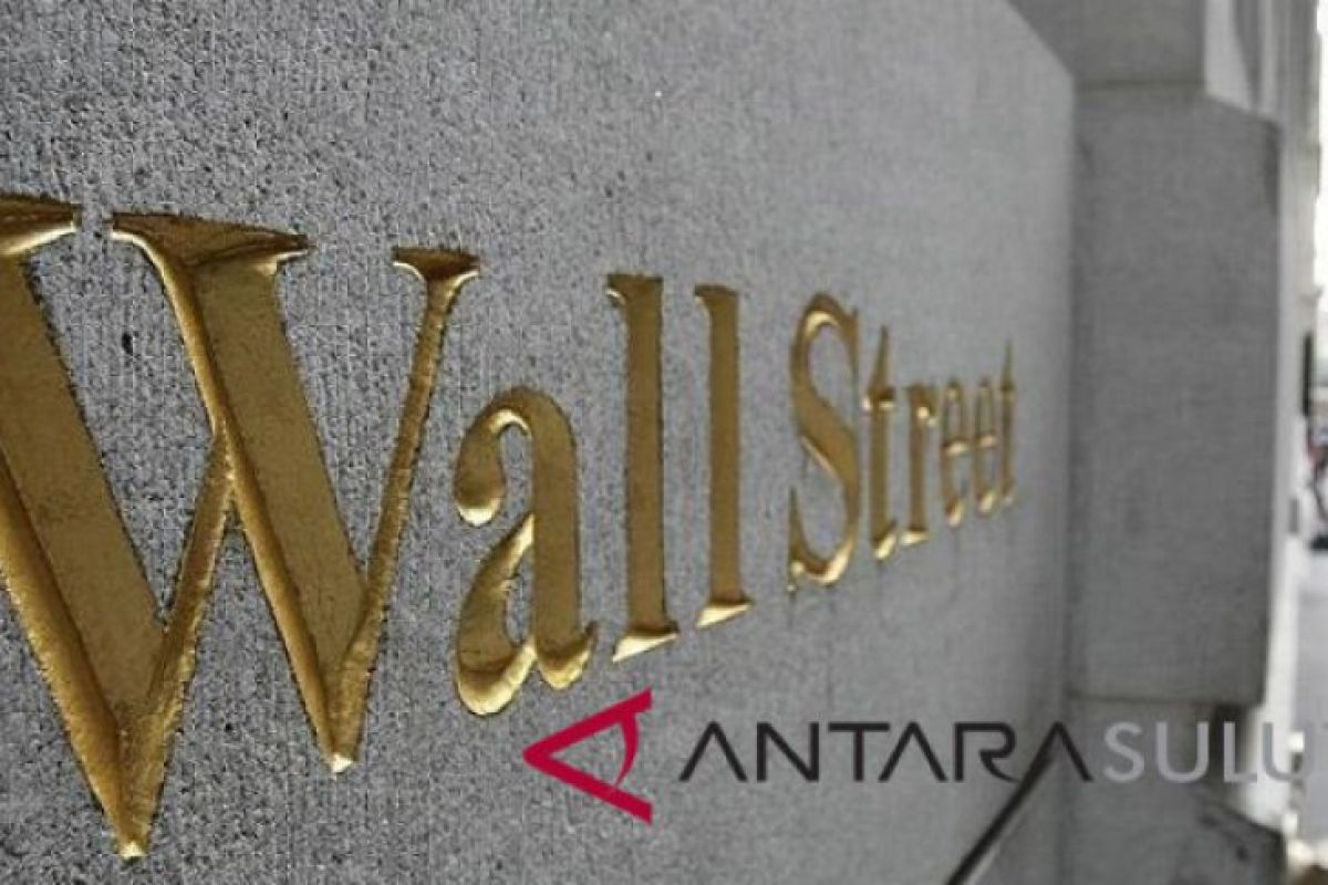 Wall Street bervariasi di tengah kekhawatiran perdagangan dan data ekonomi