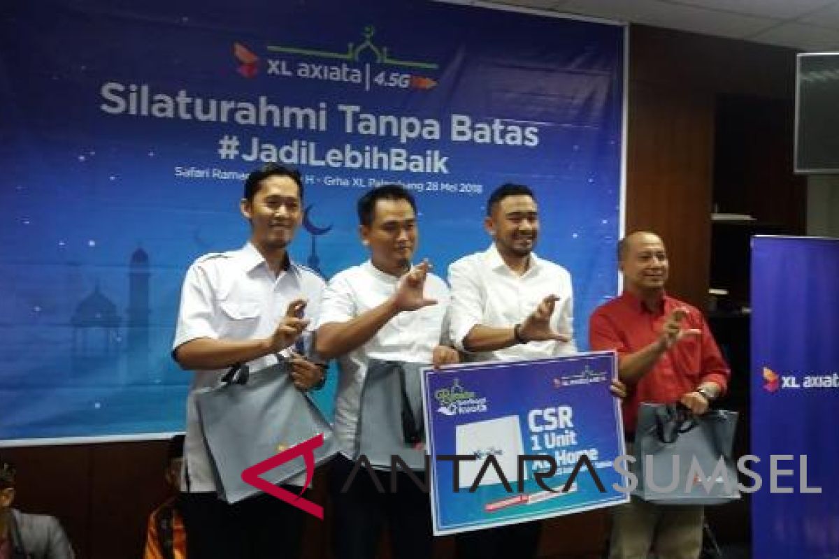 XL Axiata salurkan donasi kuota di Palembang