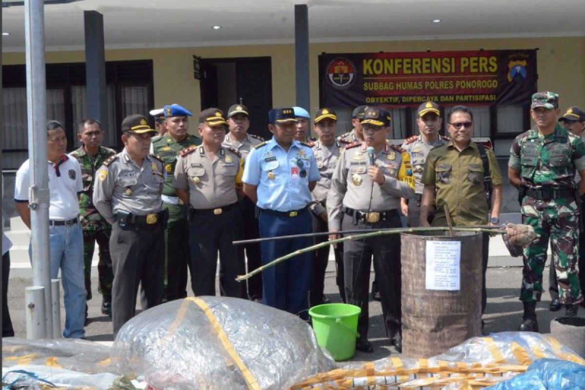 Kapolda Jatim Perintahkan Proses Hukum Penerbang Balon Udara