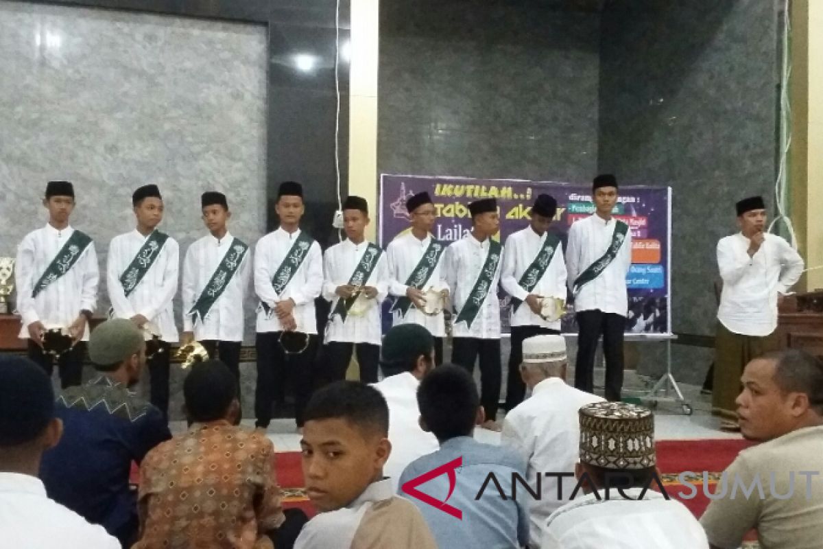 Wisuda hafiz semarakkan tabligh lailatul qadar