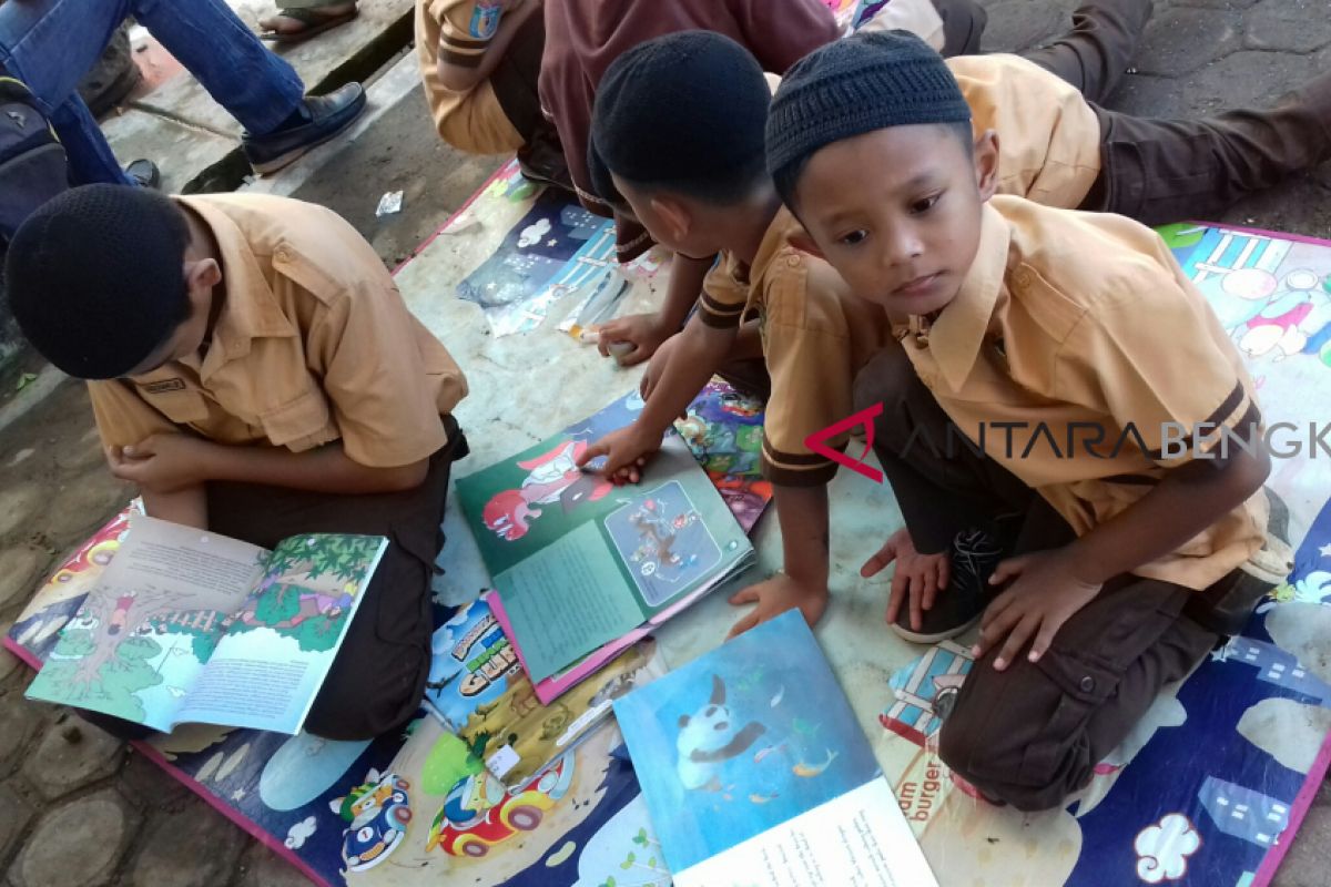 LSM minta Disdikbud Rejang Lebong hentikan penjualan buku LKS