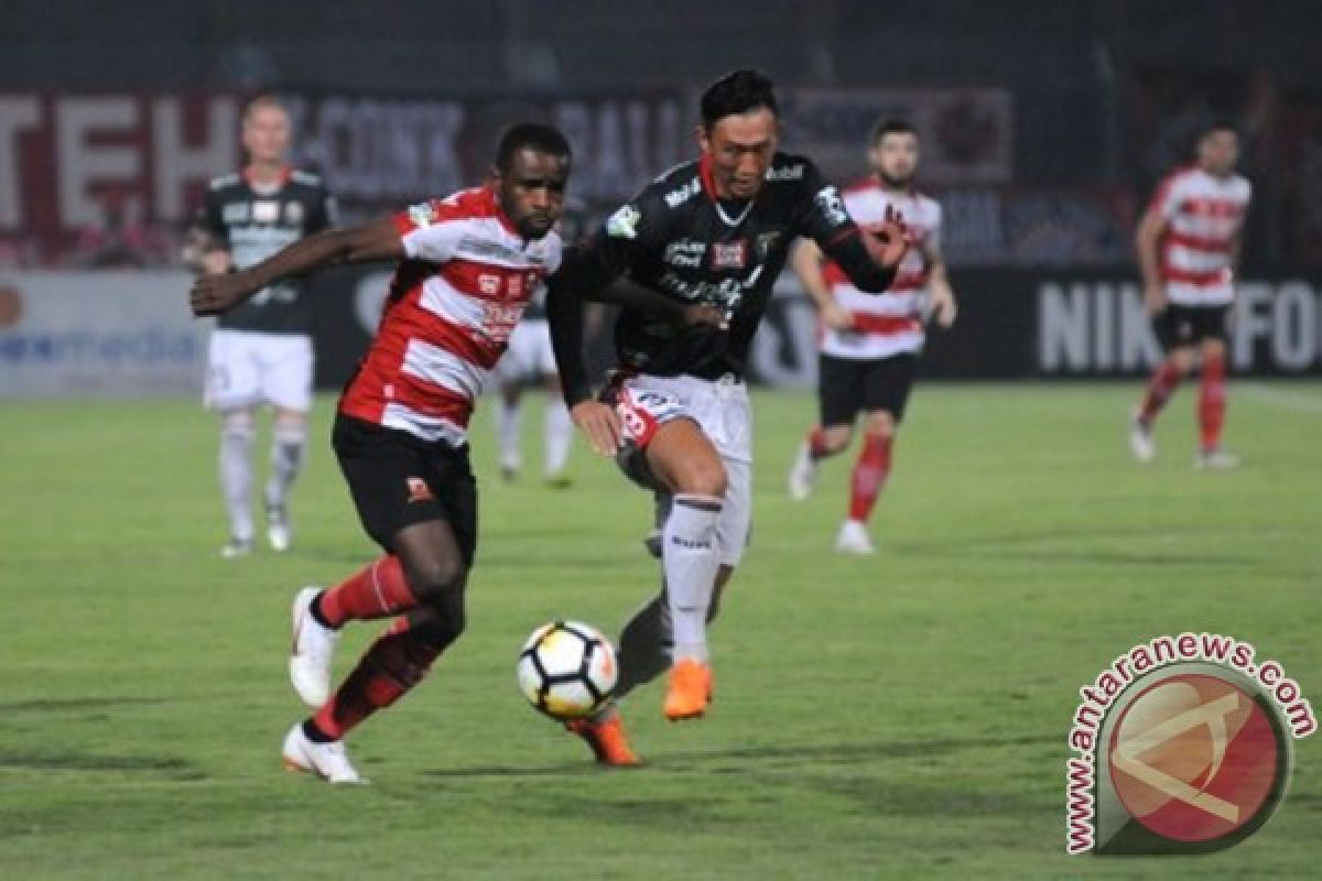 Bali United tahan imbang Madura United 2-2