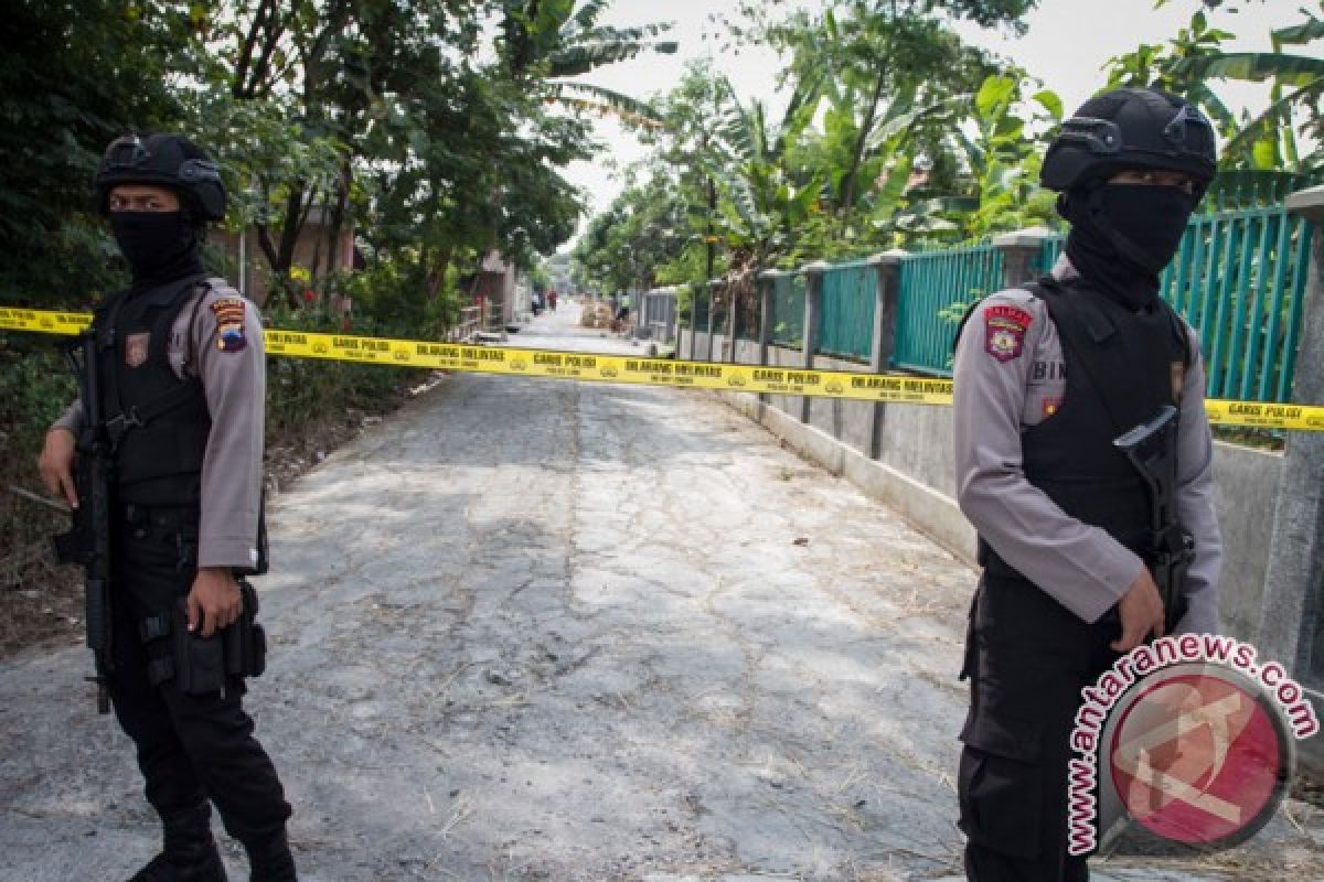 Polisi amankan sejumlah barang terduga teroris Sragen